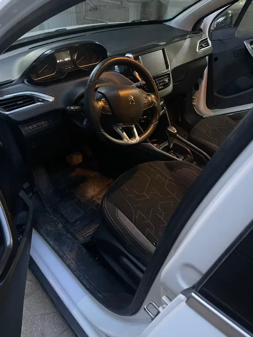 پژو ۲۰۰۸|خودرو سواری و وانت|ایلام, |دیوار