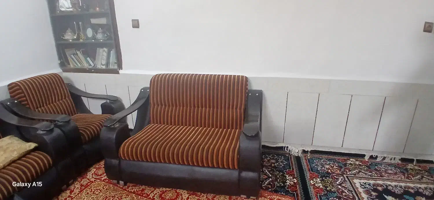 مبل راحتی ۷ نفره تمیز و سالم|مبلمان خانگی و میز عسلی|فلاورجان, |دیوار