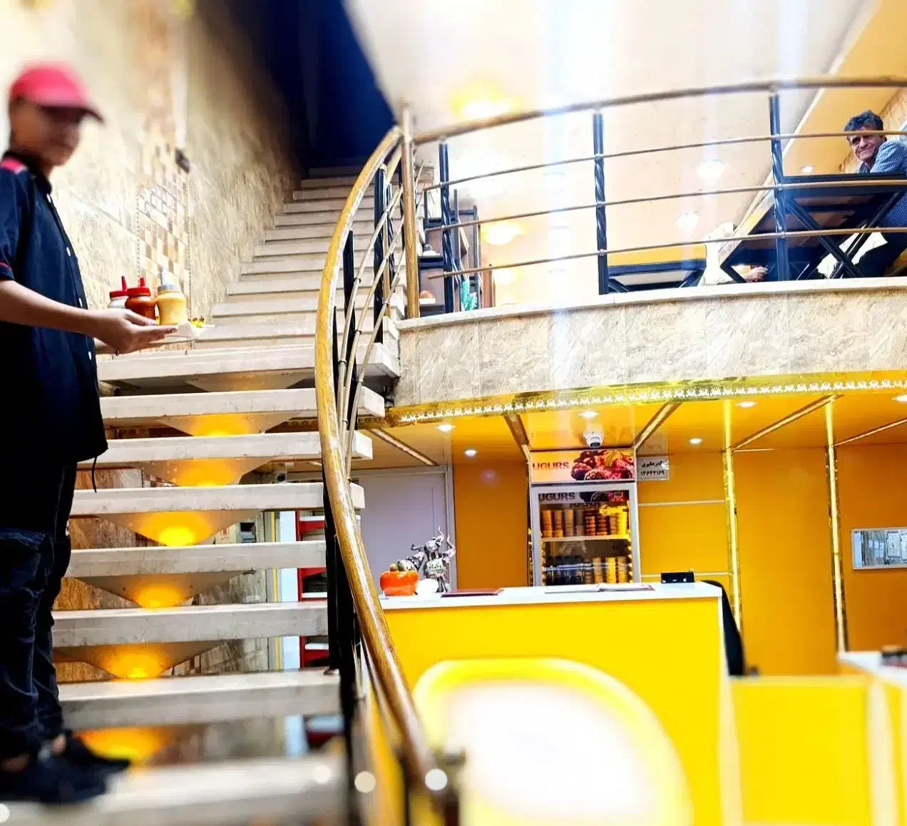 نیرو کار ساده آقا آشپزخانه پیتزا/سوخاری امامشهر|استخدام خدمات فروشگاه و رستوران|یزد, |دیوار