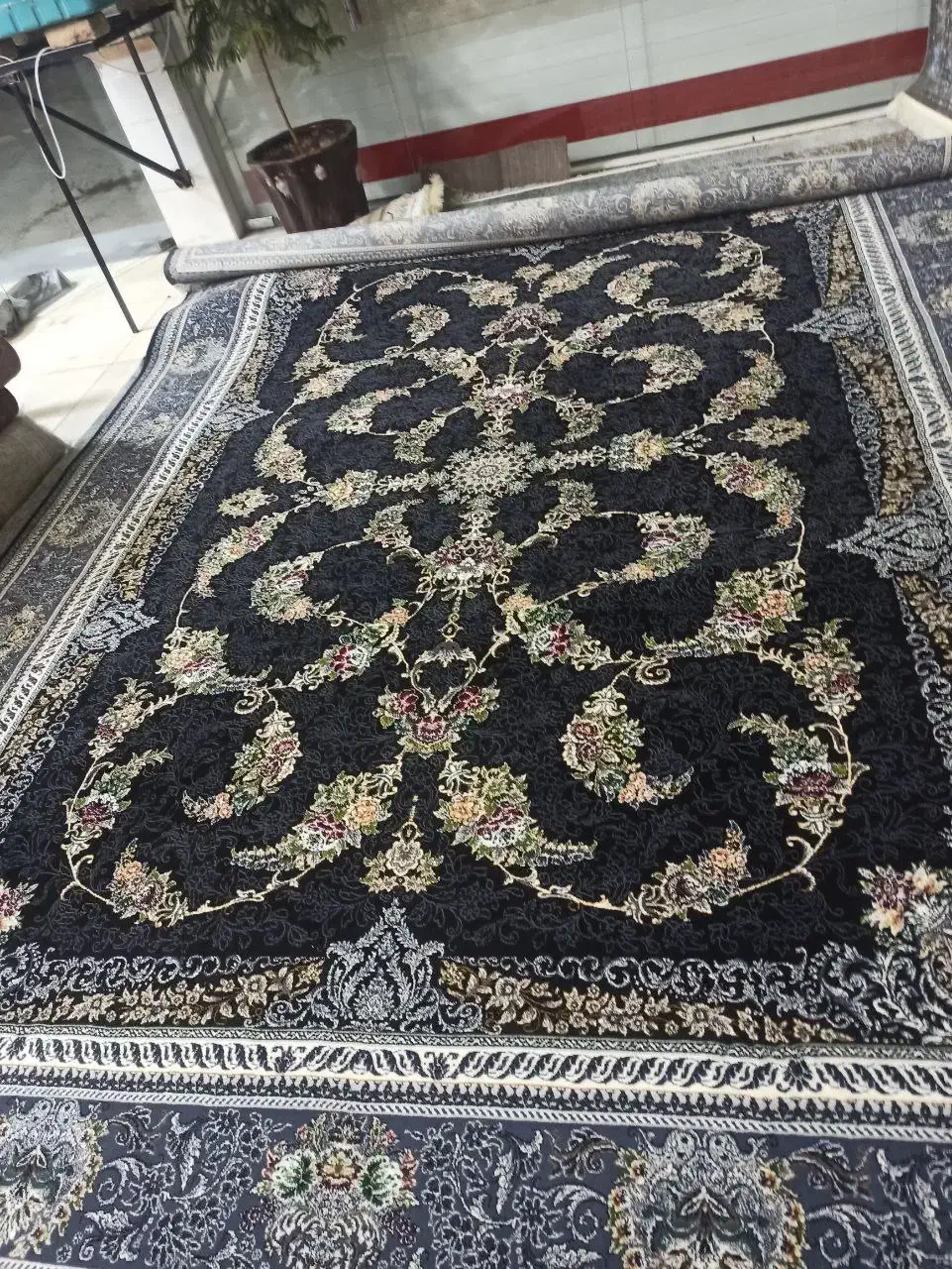 ۲ تخته فرش ۱۲ متری ۷۰۰ شانه۲ ماه کارکرد ۲۳میلیون|فرش|جوانرود, |دیوار