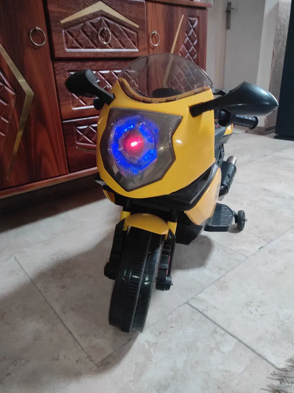 موتور شارژی کاملا سالم مدل کروز|اسباببازی بچه|رشت, دیانتی|دیوار