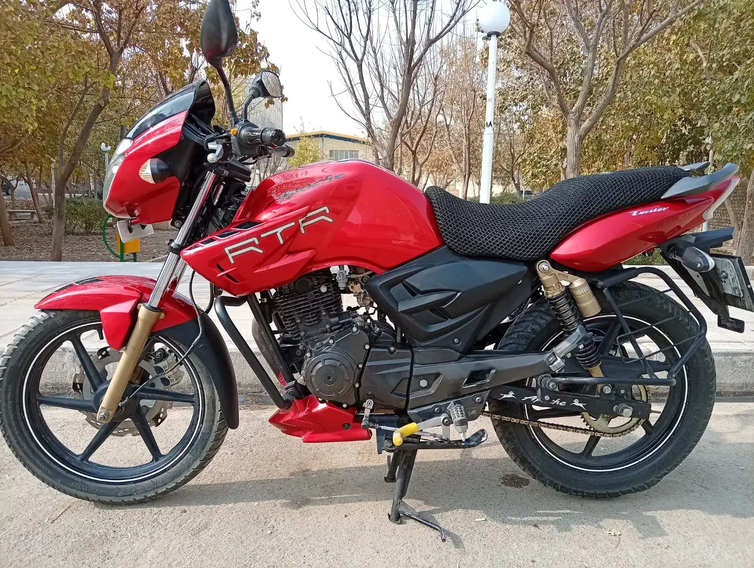 اپاچی ۱۸۰ مدل ۹۰.سکه در حد|موتورسیکلت|قم, شهرک امام حسین|دیوار