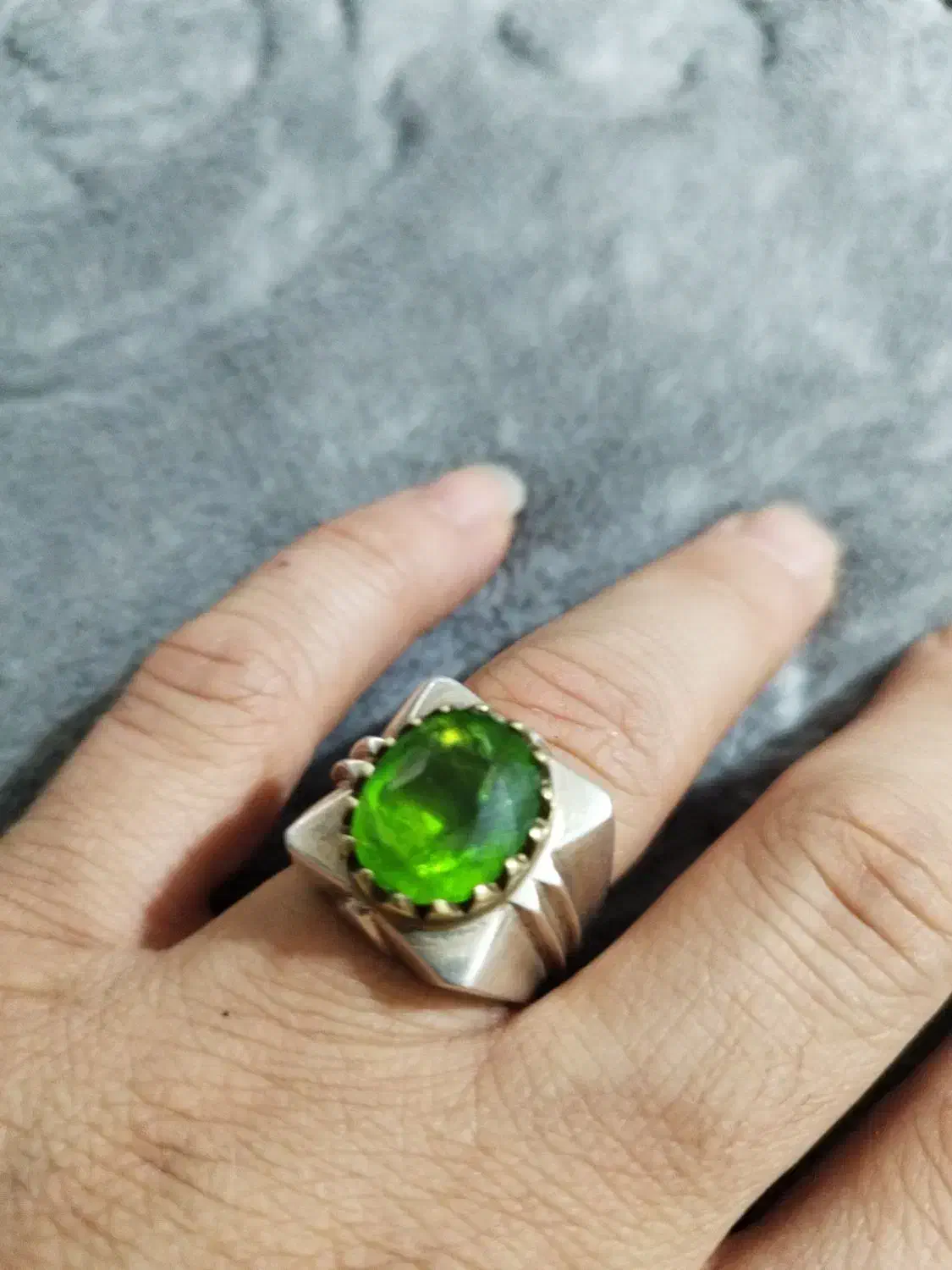 اانگشتر زبرجد معدن ب شدت پاک و کهنه بشرط کارشناسی|جواهرات|ورامین, ورامین|دیوار