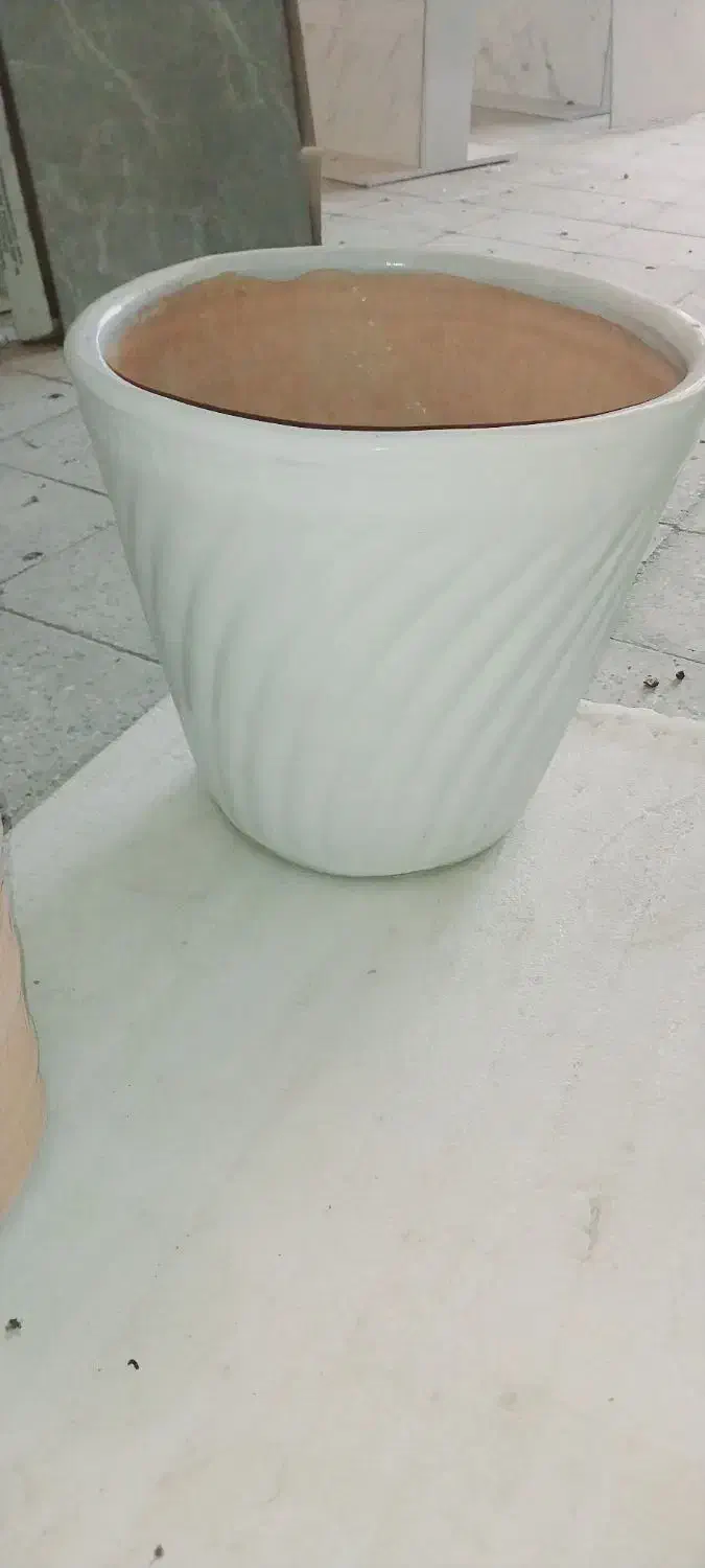 فروش انواع گلدان غول‌پیکر و تزئینی|صنایع دستی و سایر لوازم تزئینی|دره شهر, |دیوار