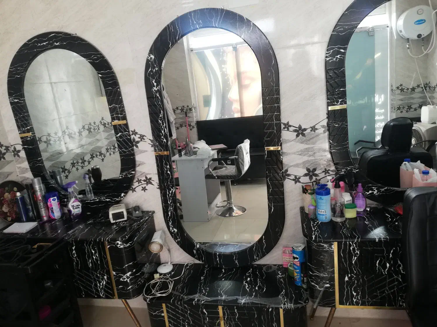 اجاره مغازه برای آرایشگاه و یا هر شغل دیگری|اجارهٔ مغازه و غرفه|شیراز, کوشک میدان|دیوار