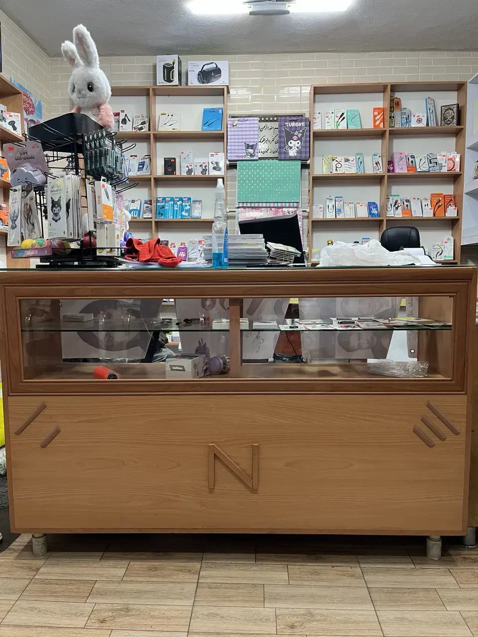 ویترین مغازه|فروشگاه و مغازه|بندر انزلی, تختی|دیوار