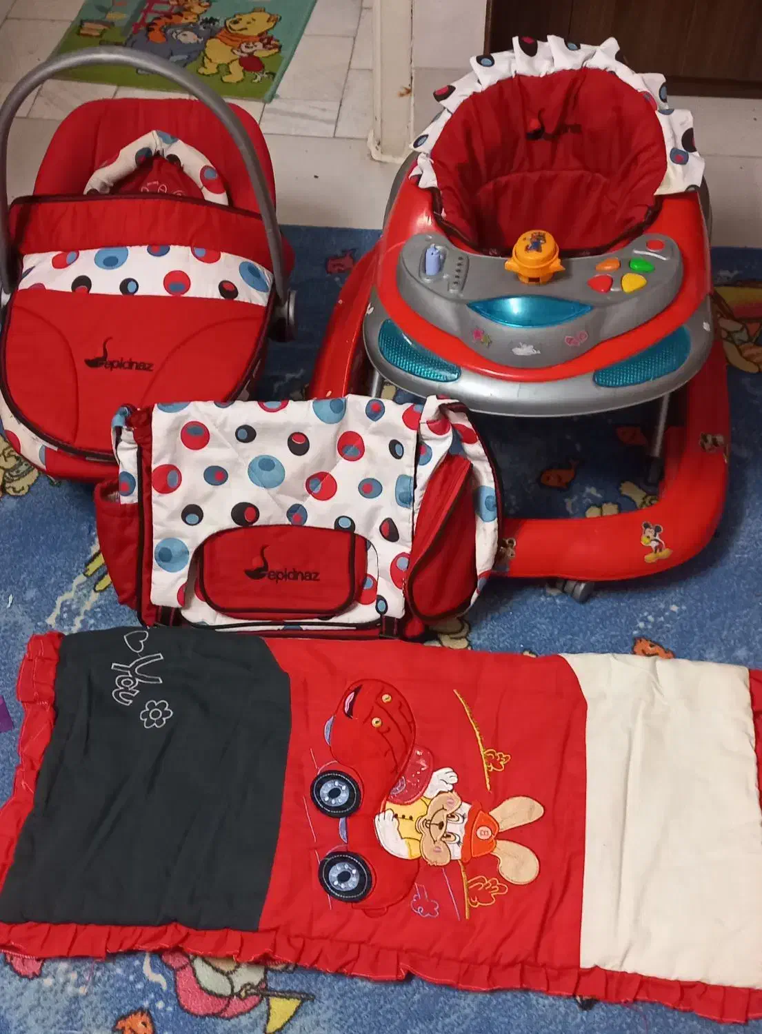 سرویس کریر و روروئک و ساک کودک|اسباب و اثاث بچه|قم, باسکول|دیوار