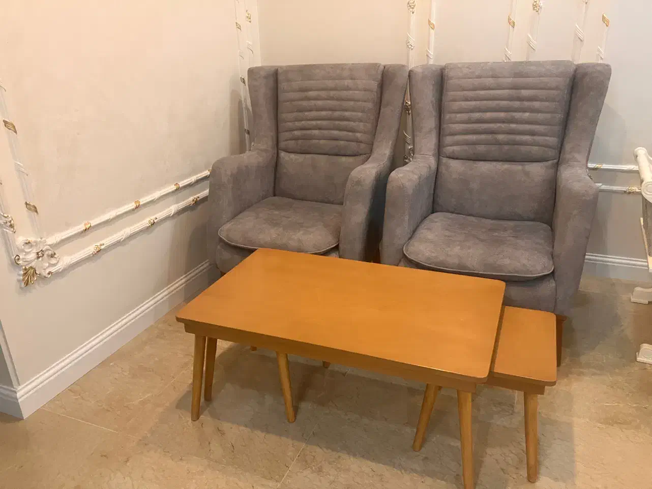 مبل راحتی به همراه میز وسط و ۲ عسلی|مبلمان خانگی و میز عسلی|تهران, شهران جنوبی|دیوار