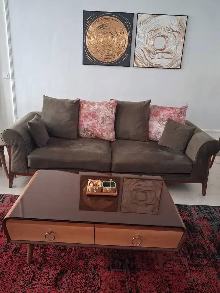 مبل ۷ نفره و میز ناهارخوری|مبلمان خانگی و میز عسلی|تهران, فلسطین (میدان انقلاب)|دیوار