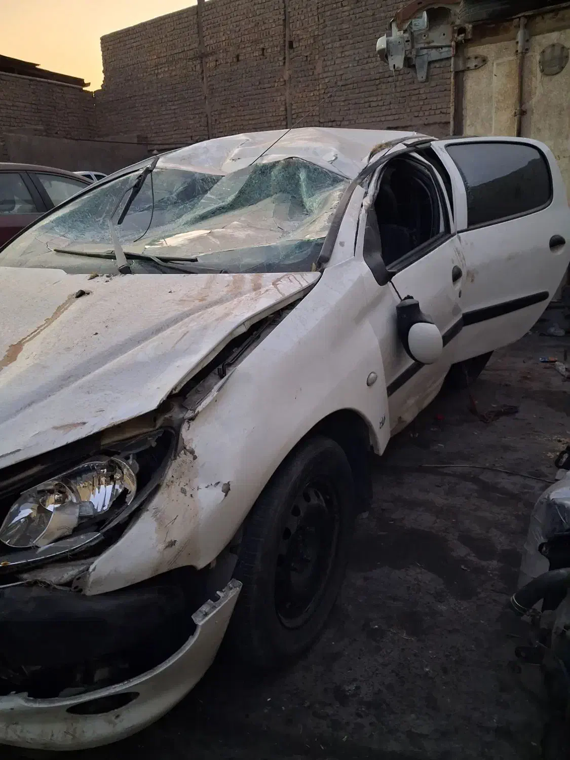 ۲۰۶ تیپ ۵ تصادفی مدل ۹۶|خودرو سواری و وانت|قم, نخودی|دیوار