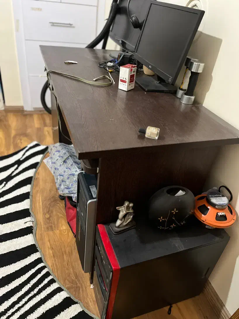 میز کامیوتر|میز تحریر و کامپیوتر|مشهد, چهارچشمه|دیوار