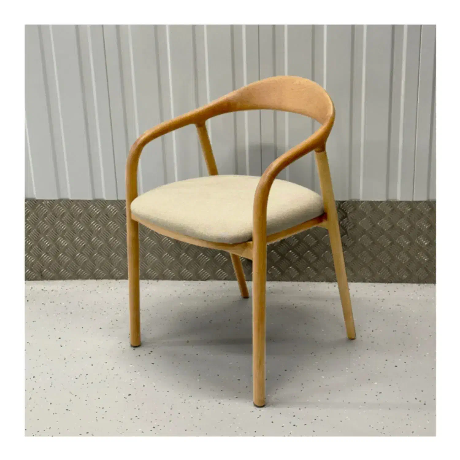 صندلی|میز و صندلی غذاخوری|رباطکریم, وهن آباد|دیوار