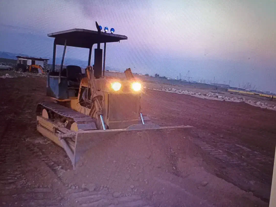 بلدوزر d4|خودرو سنگین|بندرعباس, |دیوار