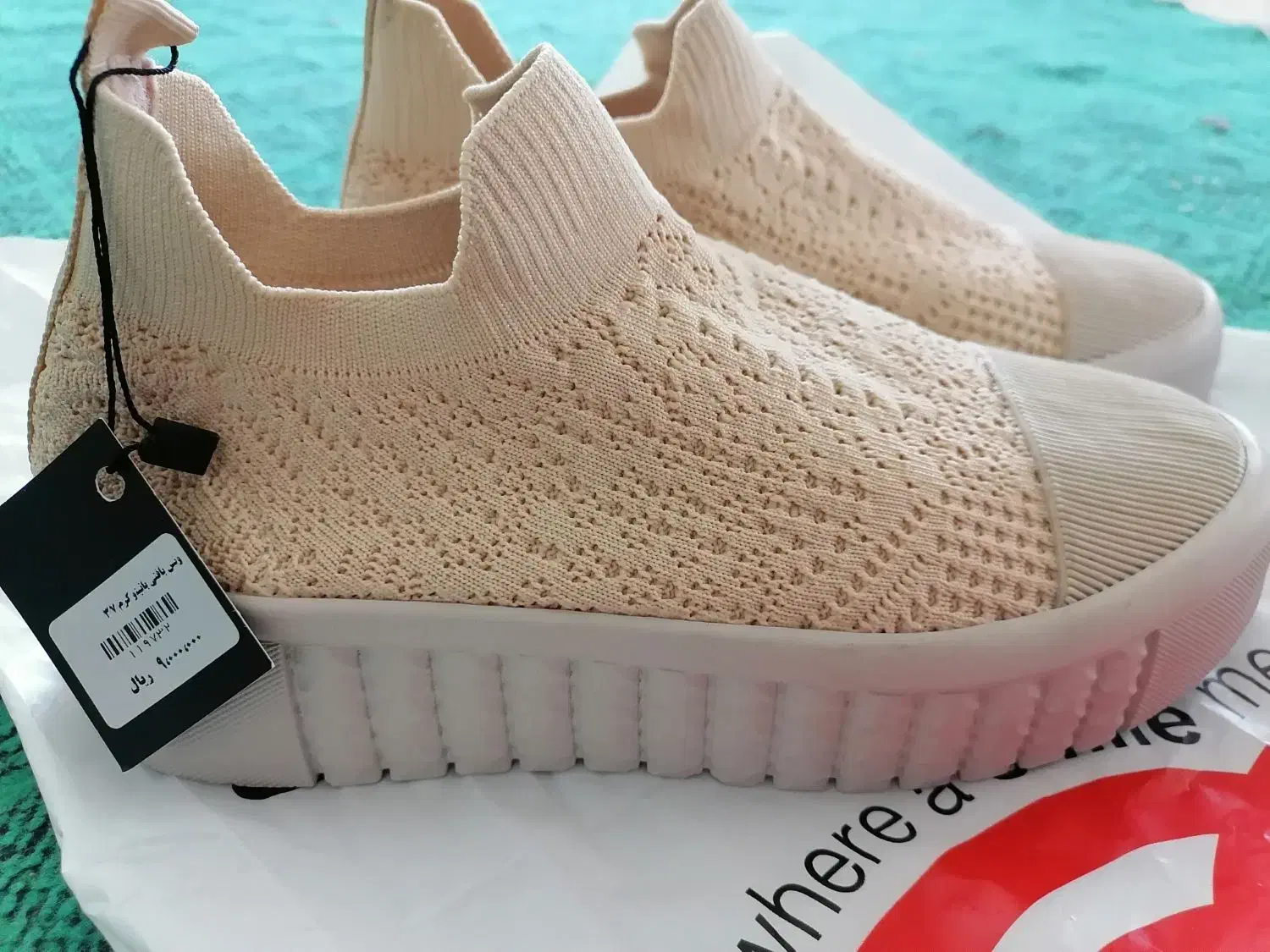 کفش روزمره سایز 37|کیف، کفش، کمربند|آبپخش, |دیوار