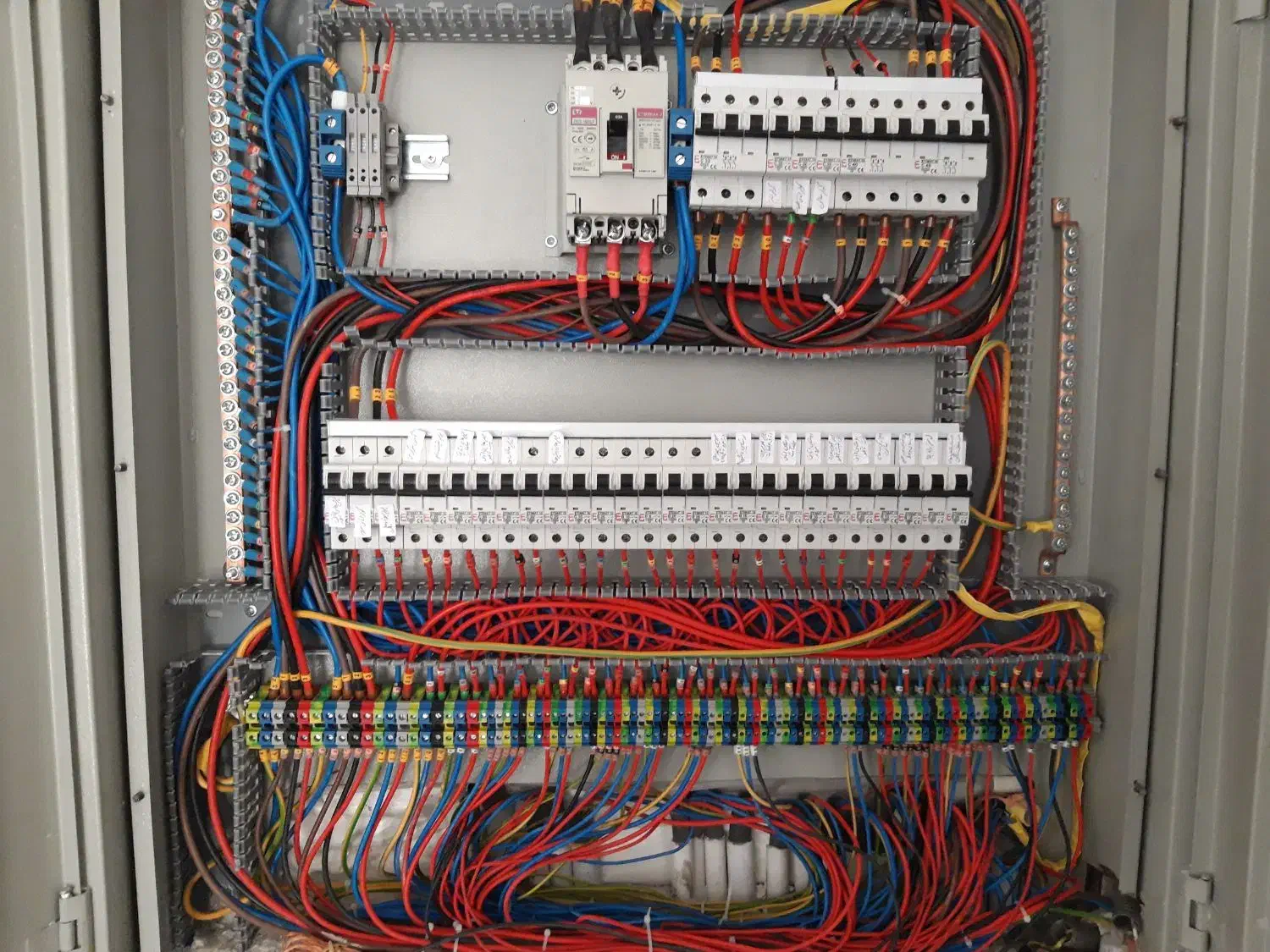 برقکاری ساختمان،آیفون تصویری،دوربین مداربسته|خدمات پیشه و مهارت|قم, عمار یاسر|دیوار