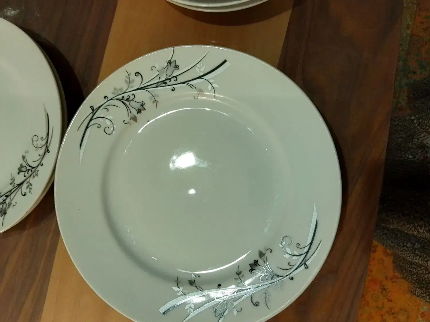 سرویس غذا خوری چینی 24 پارچه|ظروف سرو و پذیرایی|کرمان, |دیوار