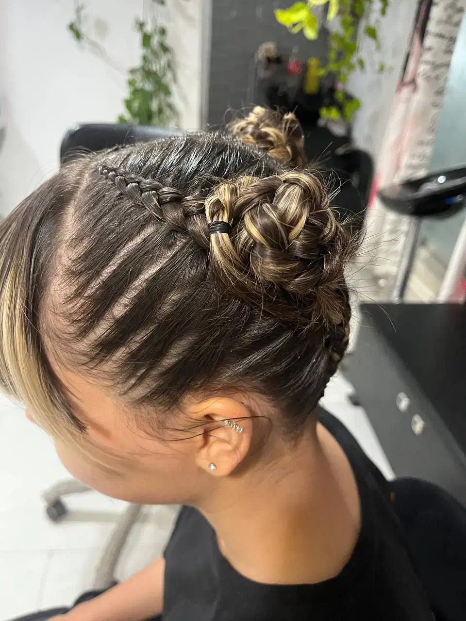 خدمات تخصصی زیبایی (ناخن.مژه بافت اپلاسیون|خدمات آرایشگری و زیبایی|پرند, فاز ۶|دیوار