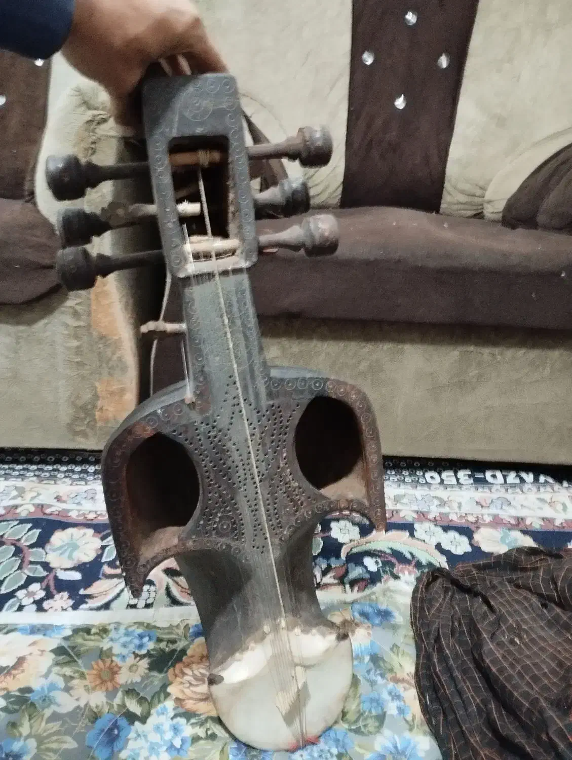 فروشیکعددسرودبلوچی.دستتراش بهشرطضمانت|سازهای سنتی|ریگان, |دیوار