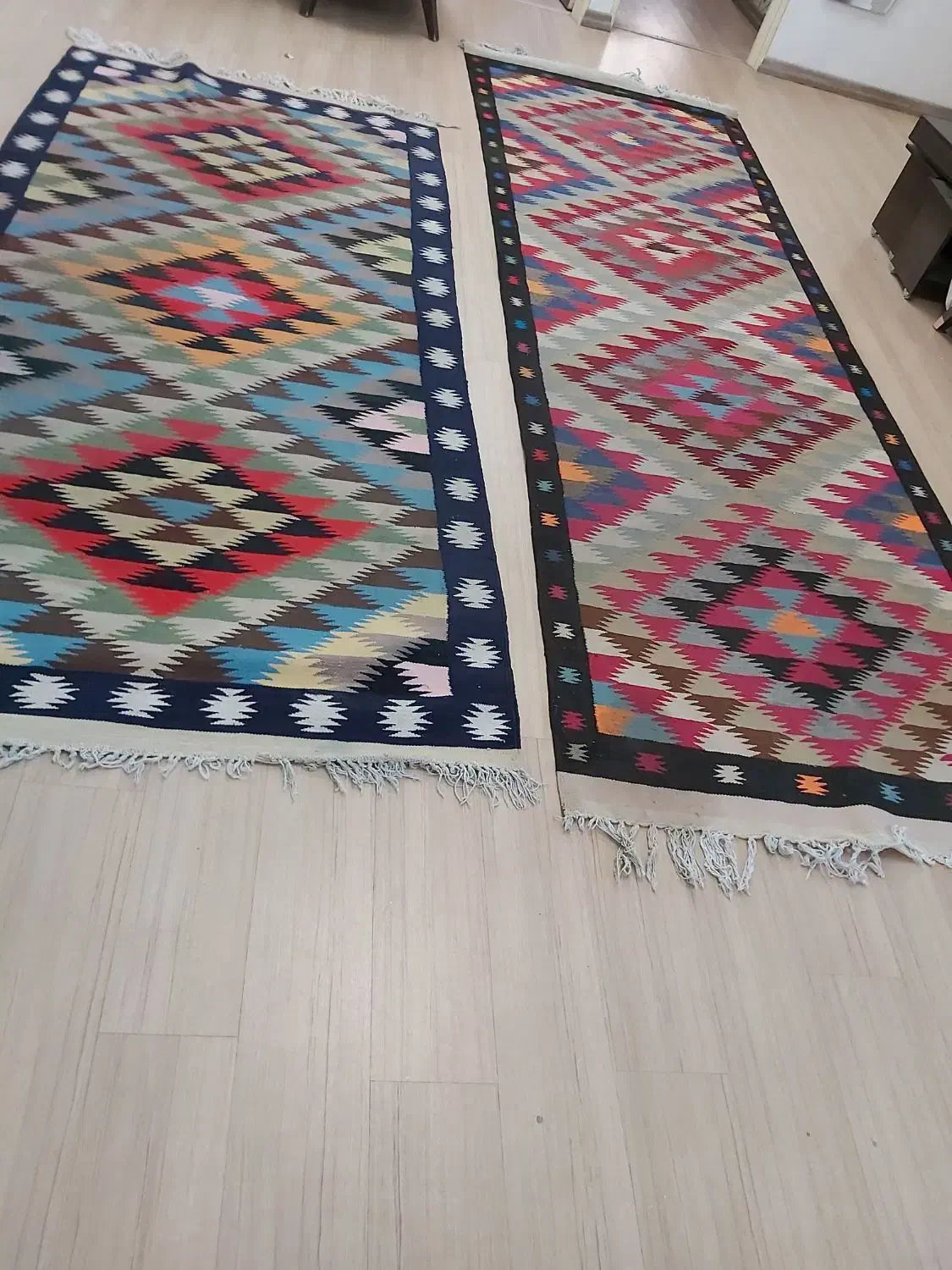 صندلی حلزونی چرمی گاوصندوق دوطبقه  کلیم دست باف|گلیم، جاجیم، گبه|قدس, شهر‌قدس|دیوار