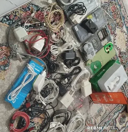 یک سری کابل و قاب|لوازم جانبی موبایل و تبلت|قائم‌شهر, |دیوار