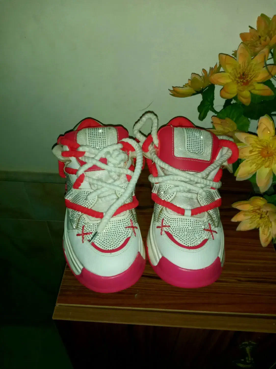 کفش اسپرت شیک و زیبا|کیف، کفش، کمربند|نیشابور, بنیاد شهید|دیوار