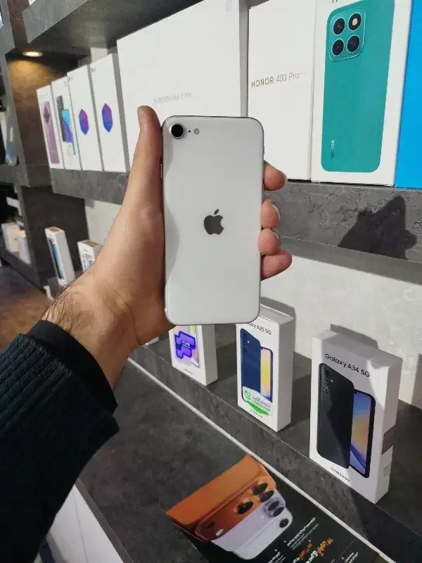 گوشی se 2020|موبایل|اصفهان, مفتح|دیوار