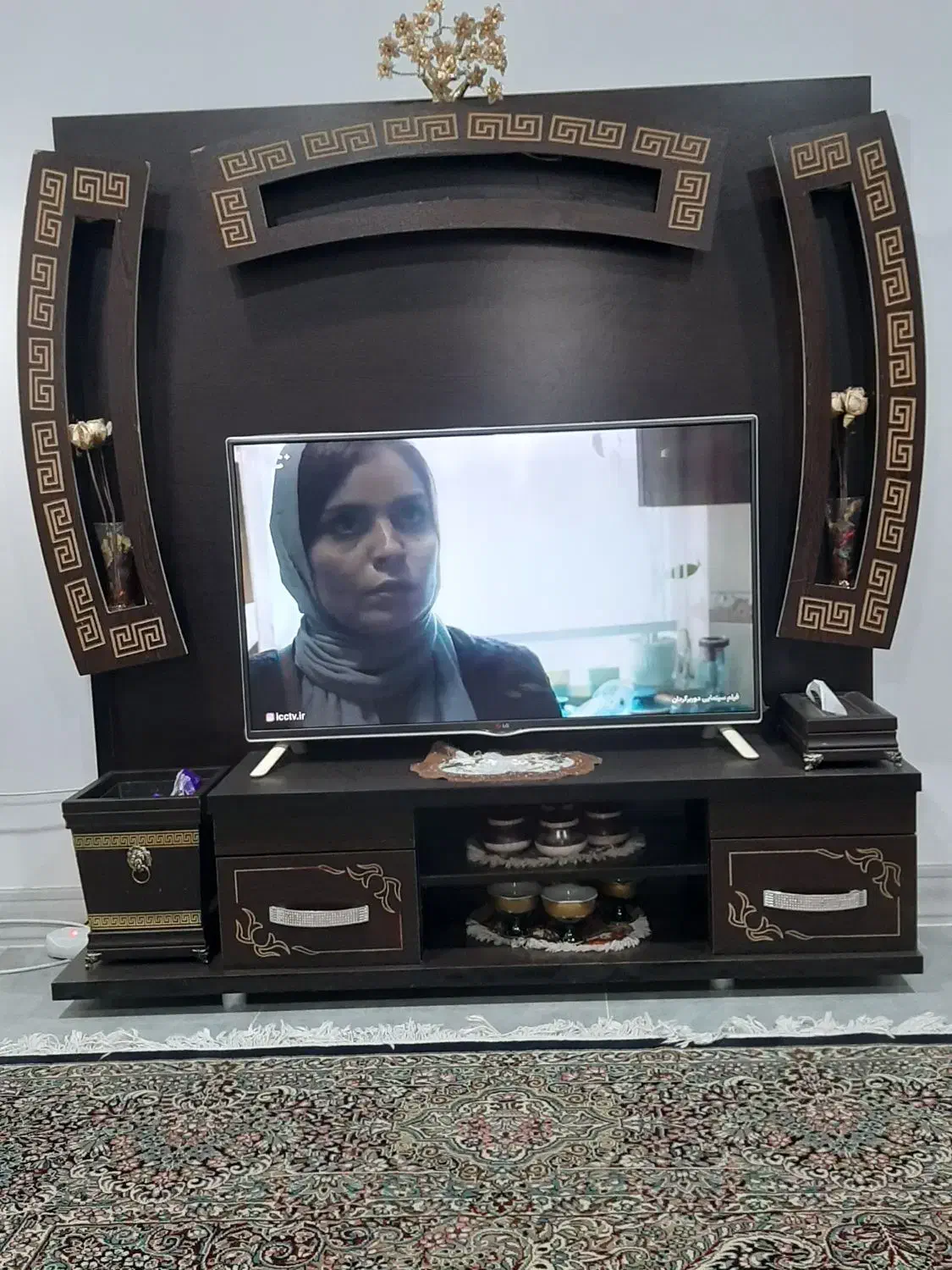 میز تلویزیون کاملا سالم|میز تلویزیون|جیرفت, |دیوار