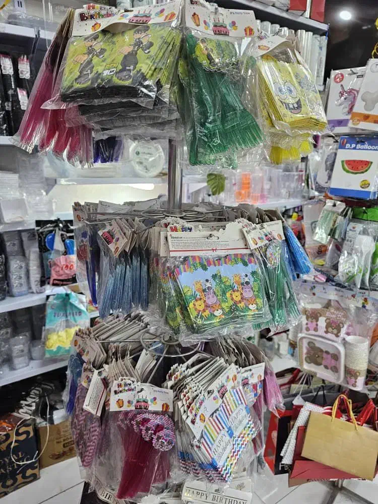 عدد بادکنکی|اسباببازی بچه|رشت, گلسار|دیوار