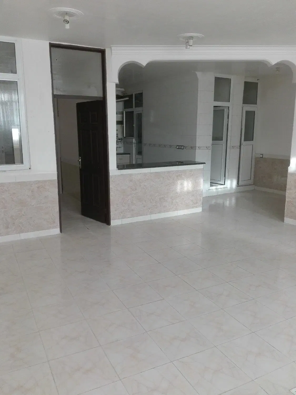 اجاره خانه مسکونی طبقه هم کف|اجارهٔ آپارتمان|ایوان, |دیوار