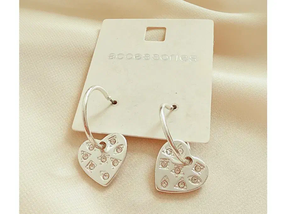 گوشواره حلقه ای آویزدار قلب نگین دار سفید زیبا|بدلیجات|رشت, گلباغ نماز|دیوار