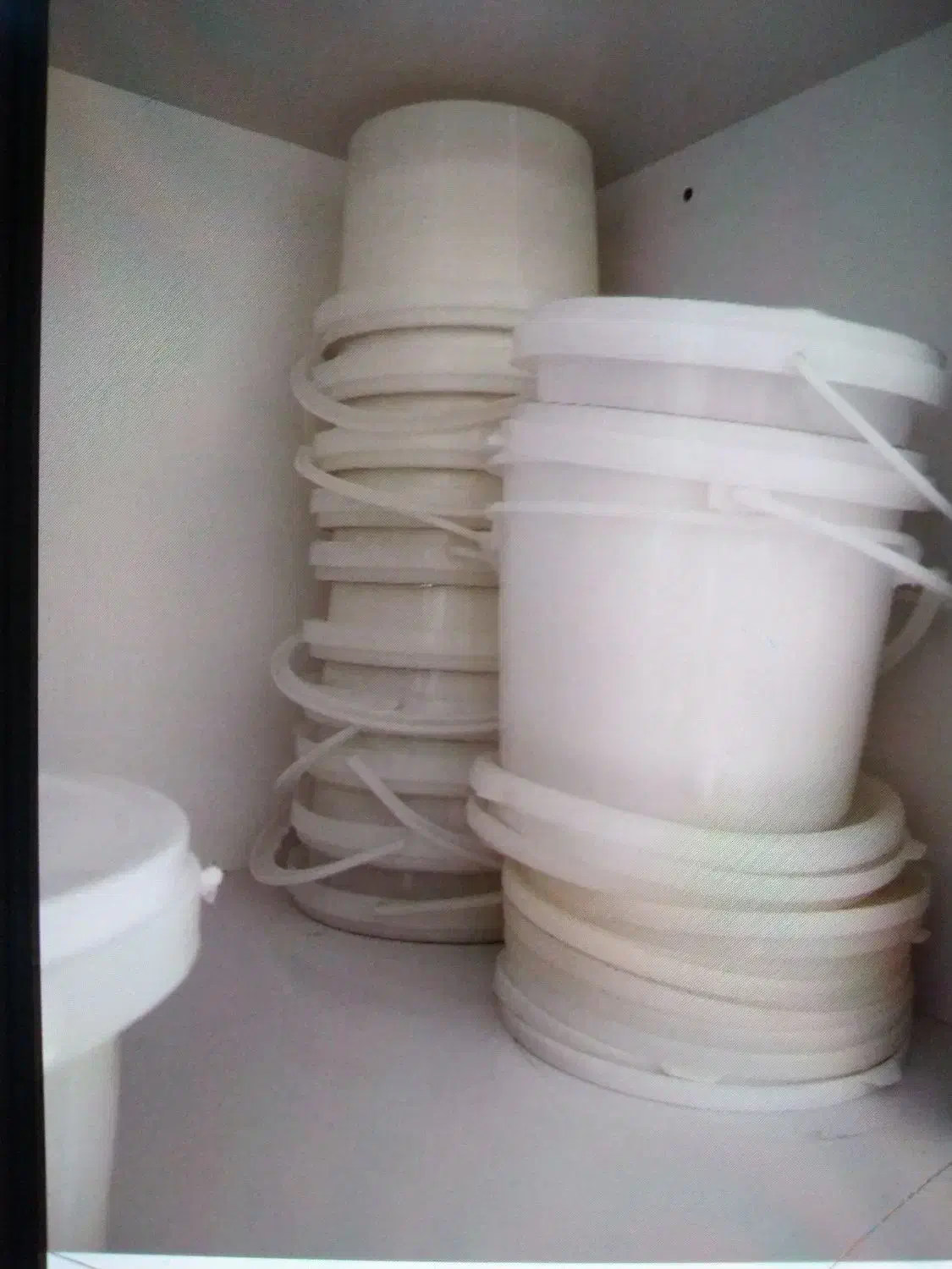 تعدادی مناسب ترشی و رب سالم در حد نو|ظروف نگهدارنده، پلاستیکی، یکبارمصرف|قم, بنیاد|دیوار