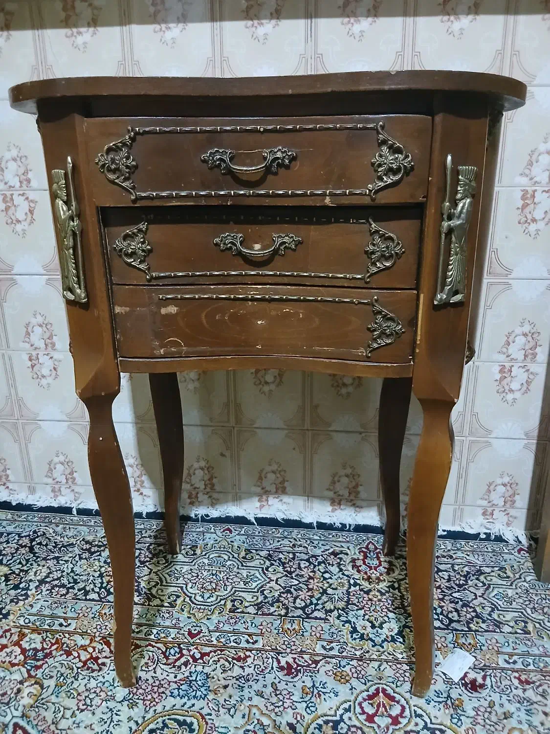 میز|مبلمان خانگی و میز عسلی|شیراز, کوزه گری|دیوار