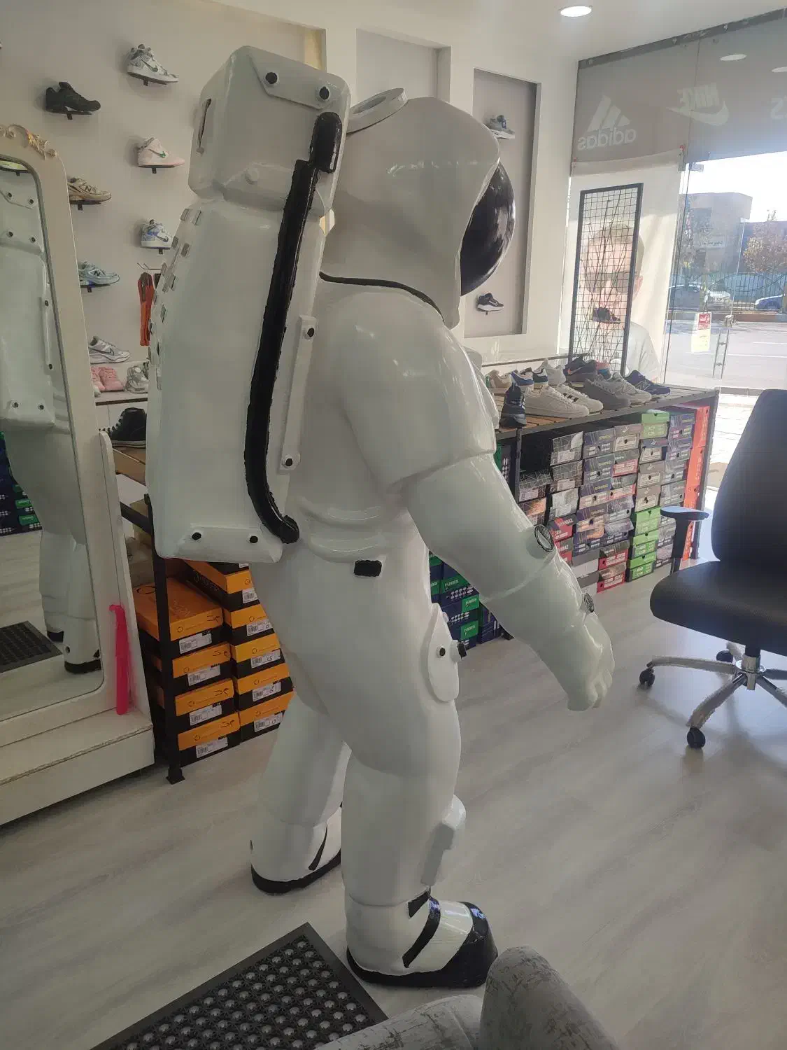 مجسمه آدم فضایی|مجسمه، تندیس، ماکت|زنجان, |دیوار