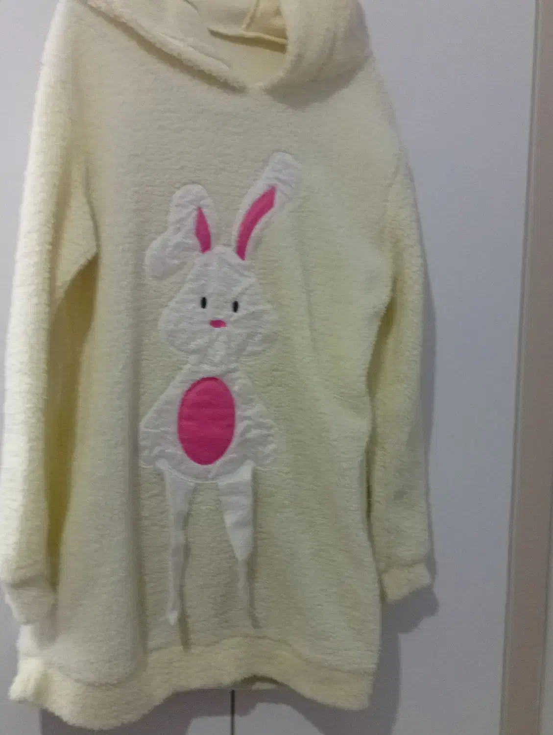 لباس|لباس|آذرشهر, |دیوار