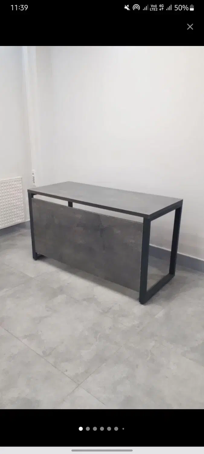 میز|میز تحریر و کامپیوتر|ری, شهادت|دیوار