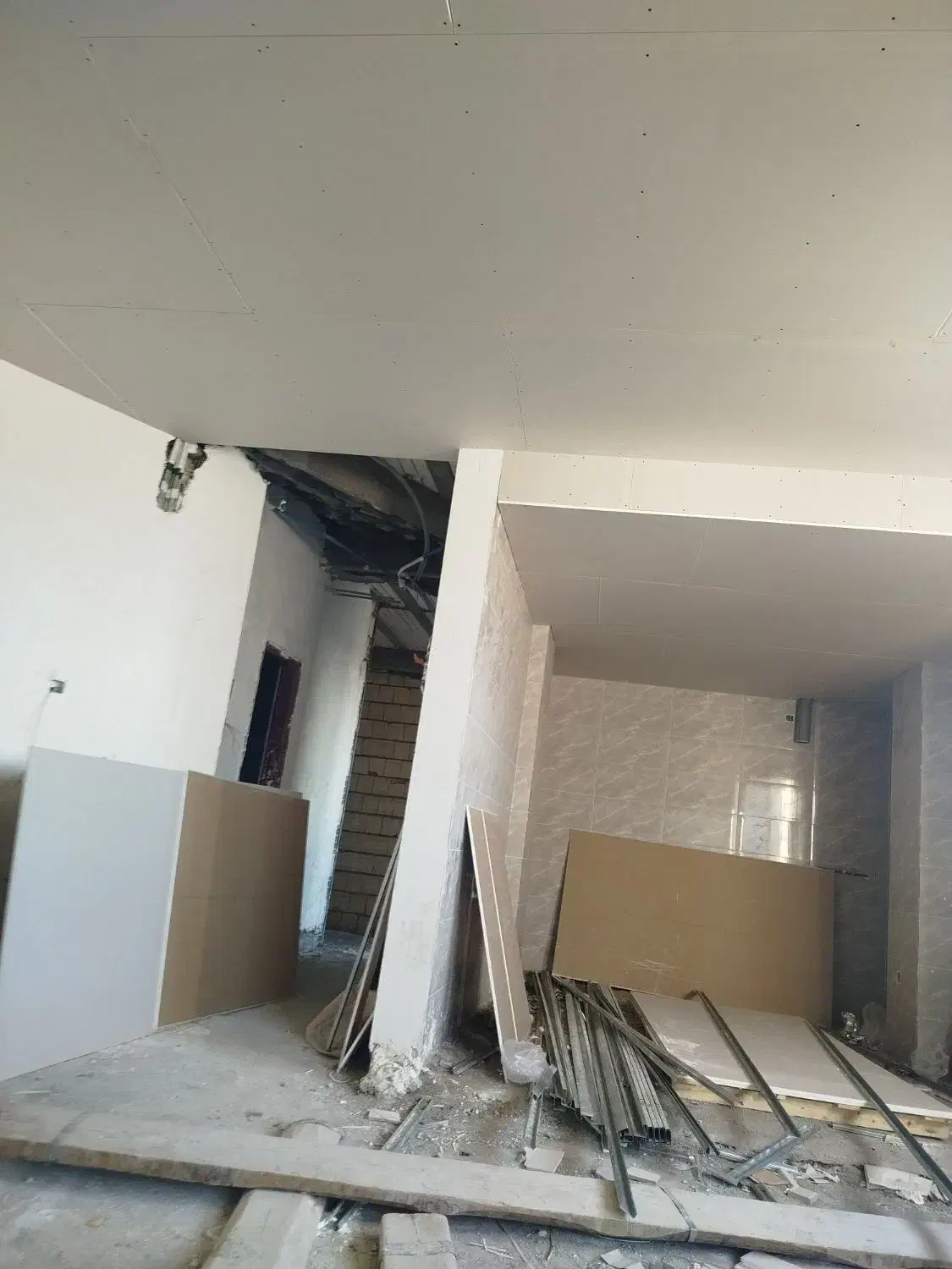 به چند شاگرد کناف کار نیازمندیم محدوده باسفرجان|استخدام معماری، عمران و ساختمانی|سیرجان, |دیوار