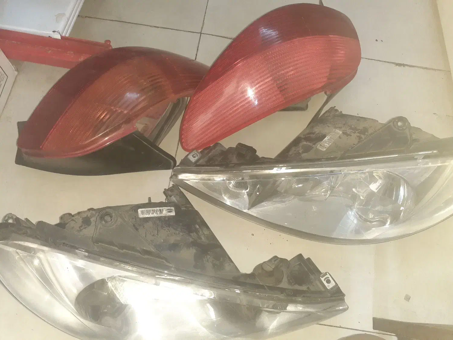 چراغ جلو و عقب ۲۰۶ مدرن|قطعات یدکی و لوازم جانبی|تهران, سردارجنگل|دیوار