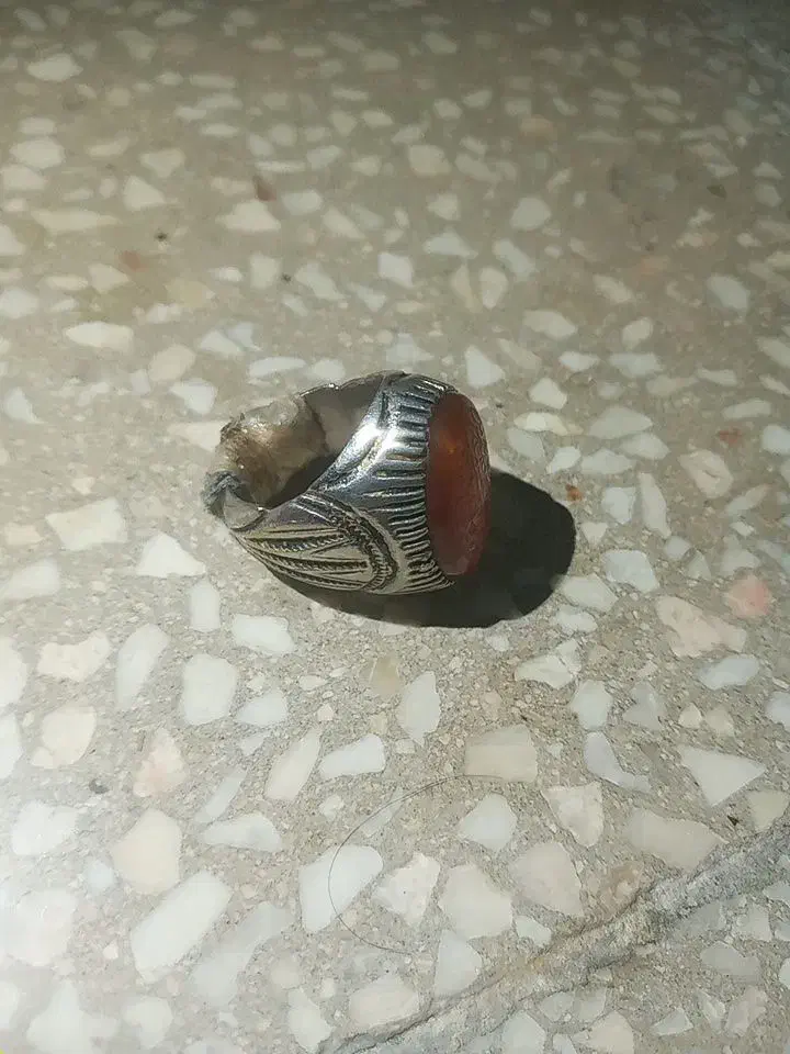 انگشتر نقره با نگین عقیق|جواهرات|کاشان, پشت شهربانی|دیوار