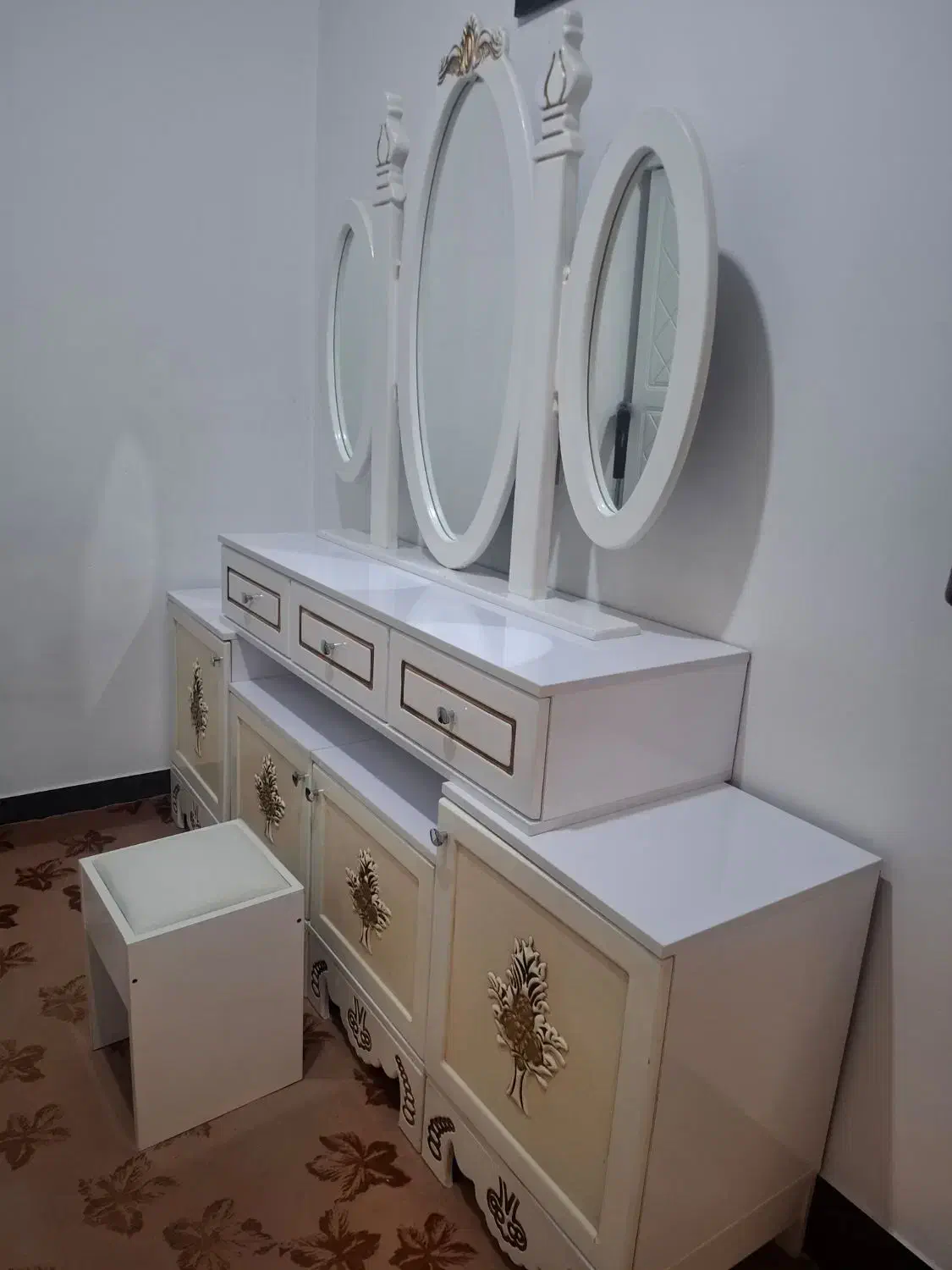 کمد ومیز ارایش|تخت و سرویس خواب|احمدآبادمستوفی, |دیوار