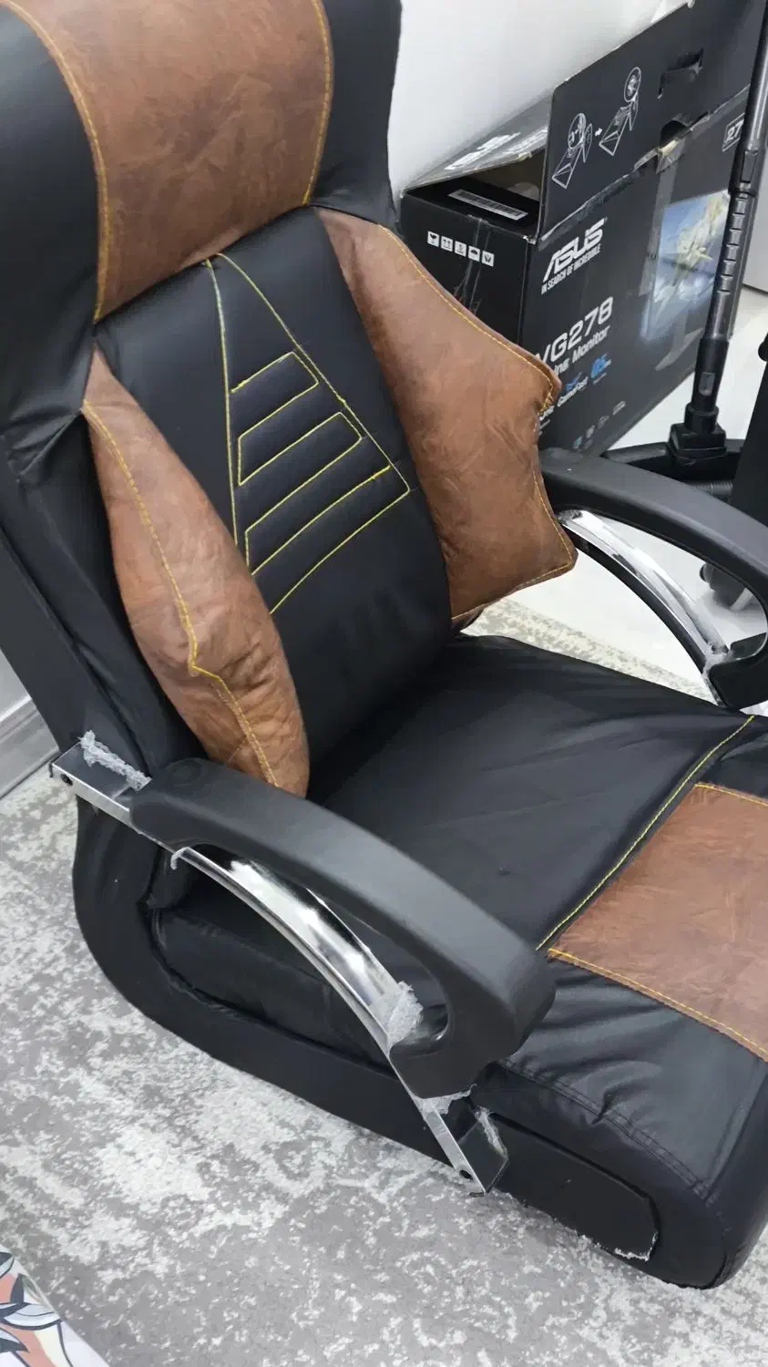 صندلی|صندلی و نیمکت|خرم‌آباد, |دیوار