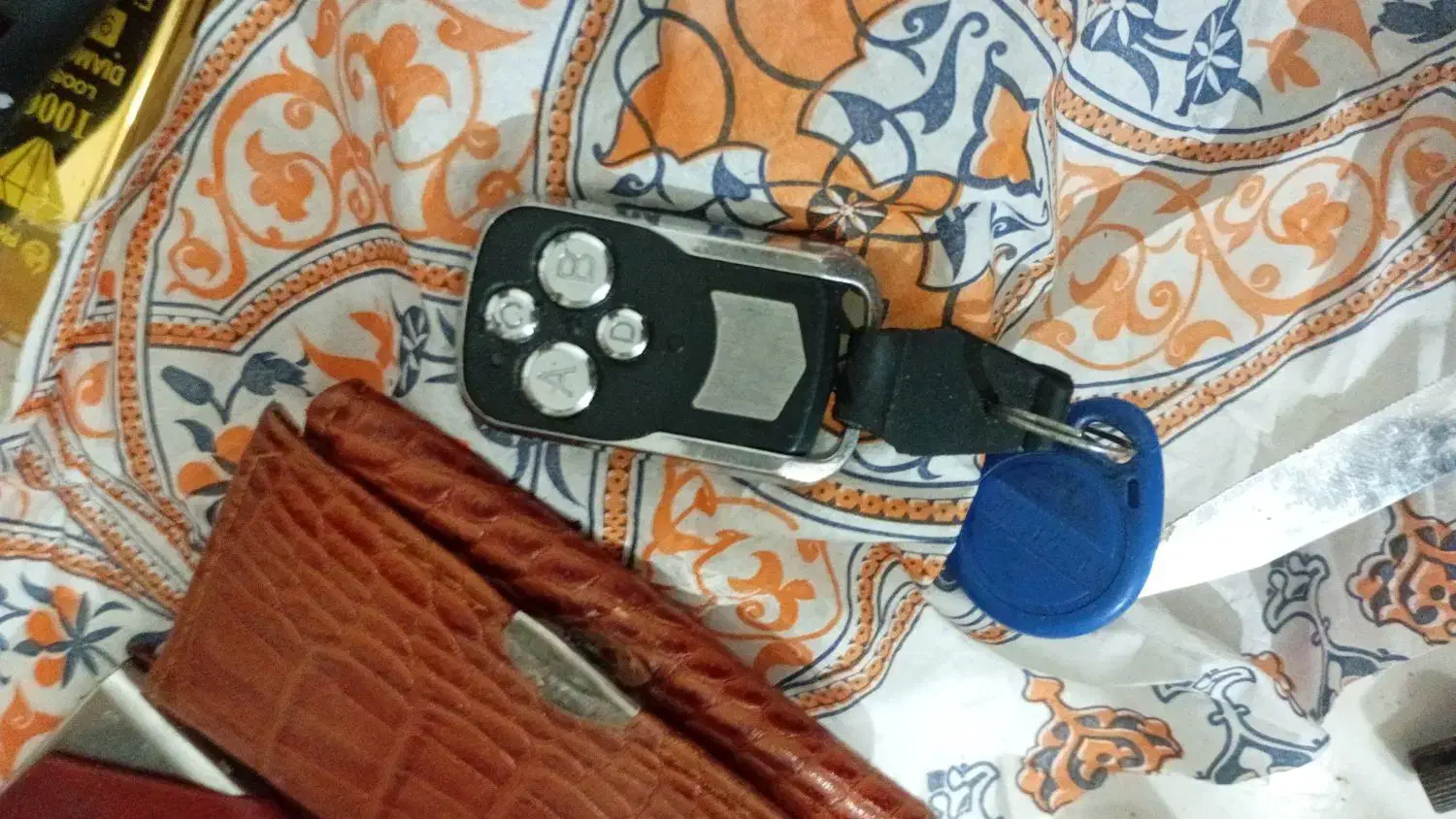 تعدای وسایل حراجی|کیف، کفش، کمربند|آبادان, |دیوار