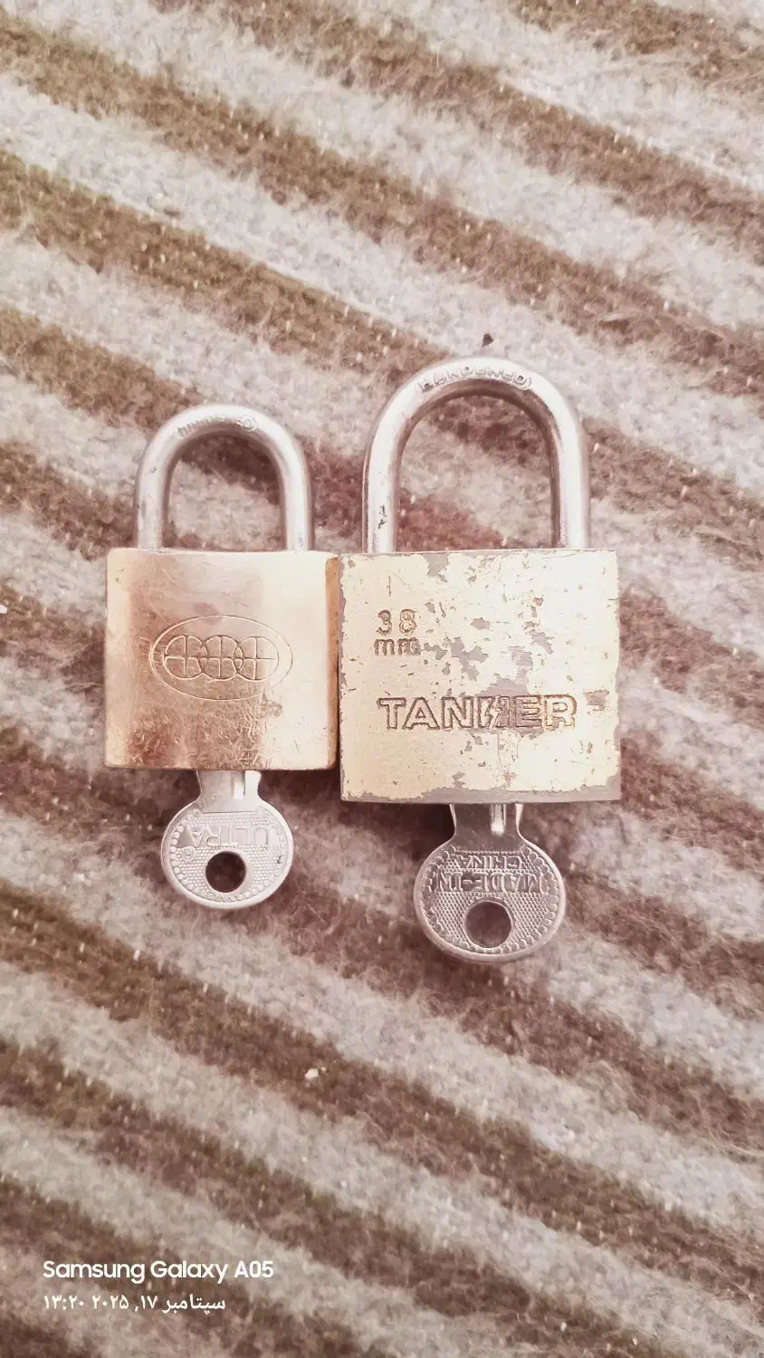 تعدادی وسیله با قیمت مناسب...|لوازم جانبی موبایل و تبلت|اصفهان, دارک|دیوار