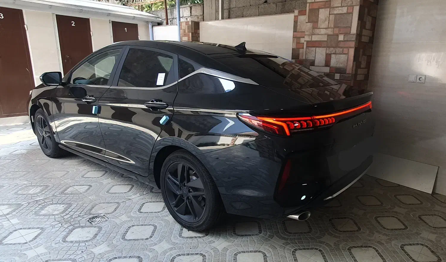 کی ام سی J7 مشکی خشک ۱۴۰۲|خودرو سواری و وانت|لاهیجان, گلستان|دیوار