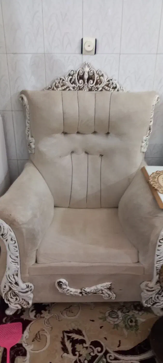 مبل هفت نفره|مبلمان خانگی و میز عسلی|سبزوار, باهنر|دیوار