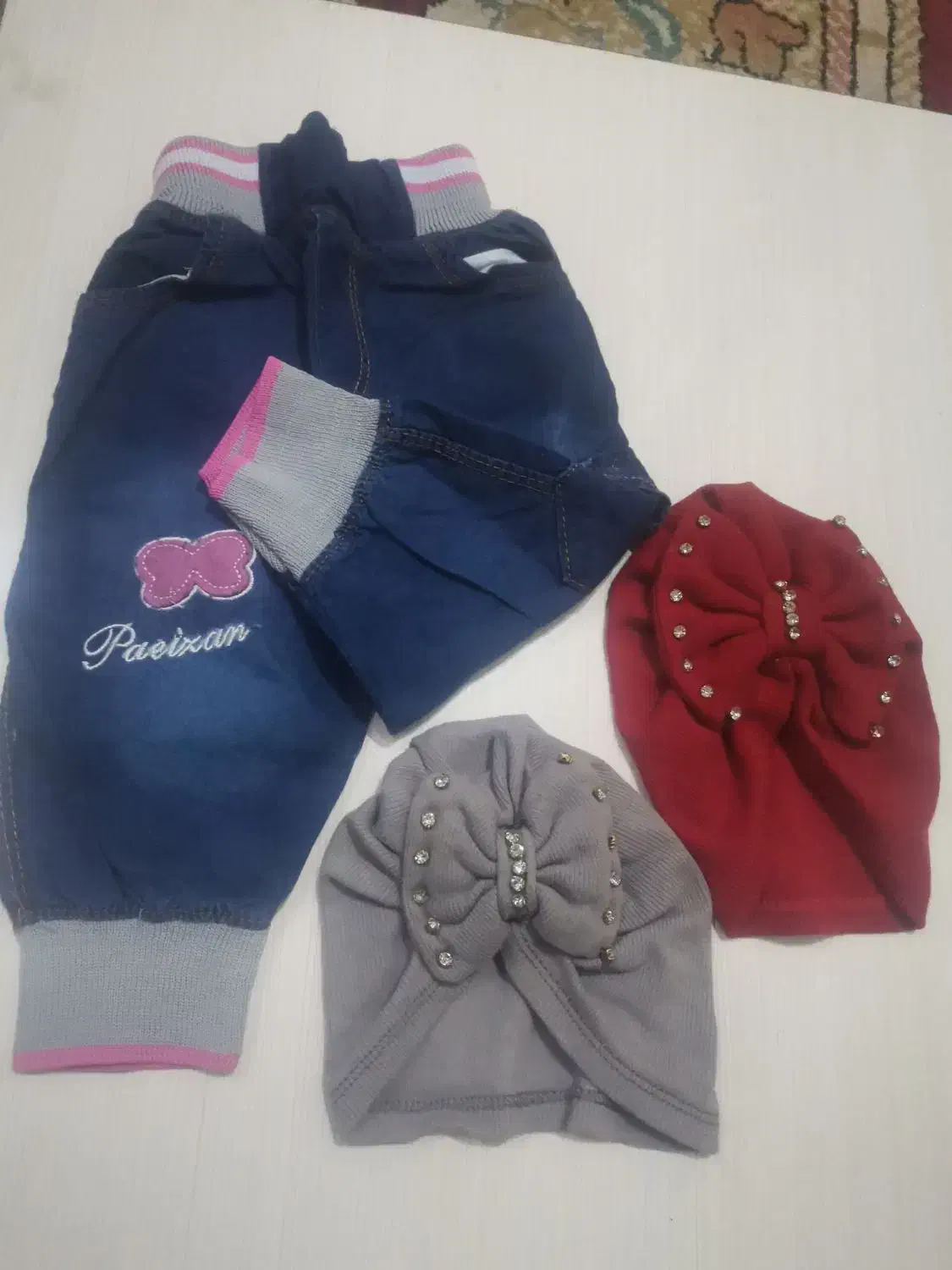 لباس بچگانه|کفش و لباس بچه|باوی, |دیوار