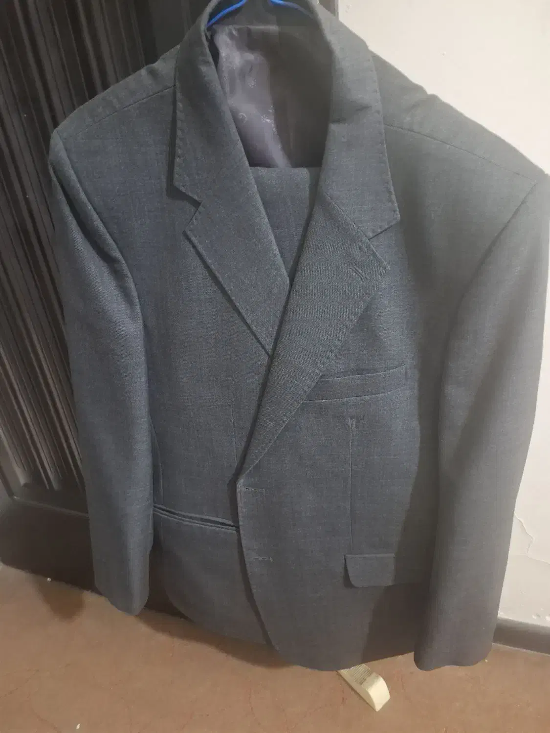 کت شلوار|لباس|شیراز, محراب|دیوار