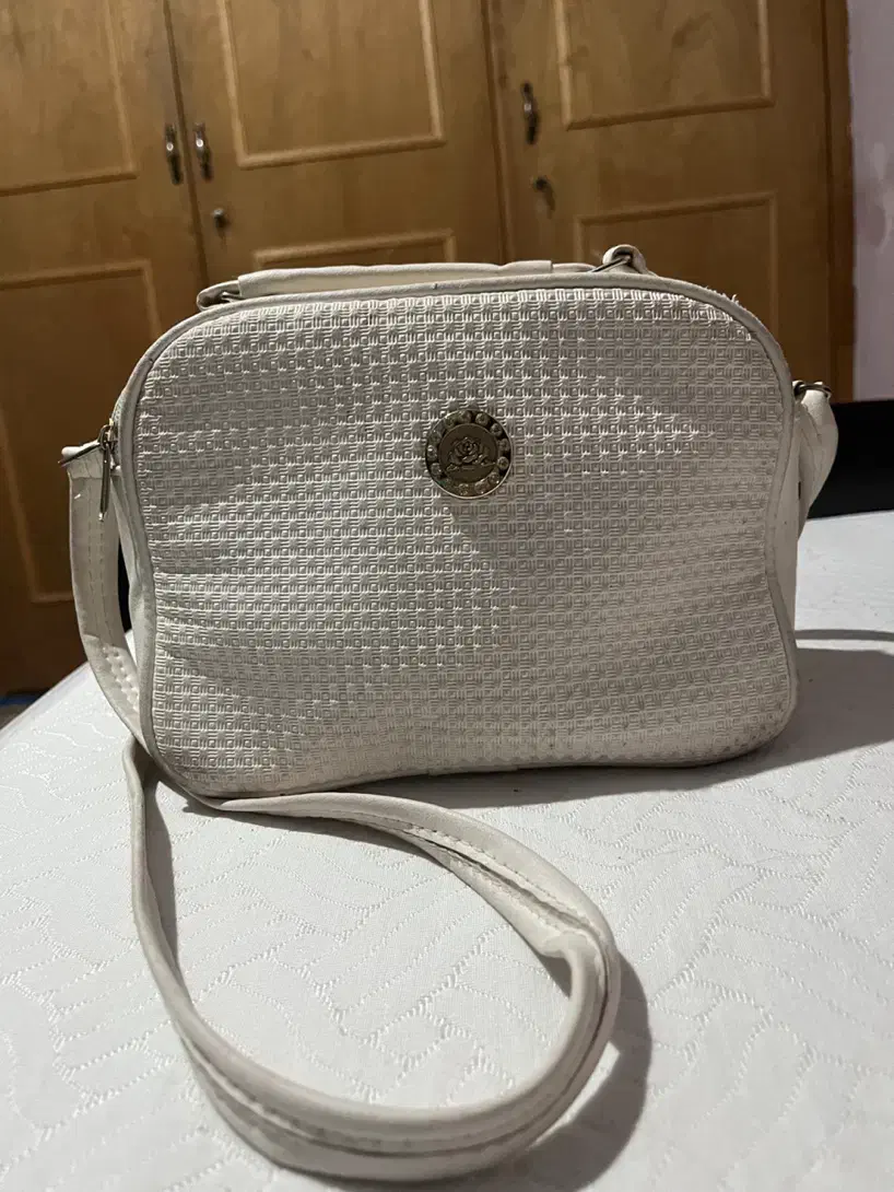 کیف کوچک|کیف، کفش، کمربند|اراک, |دیوار