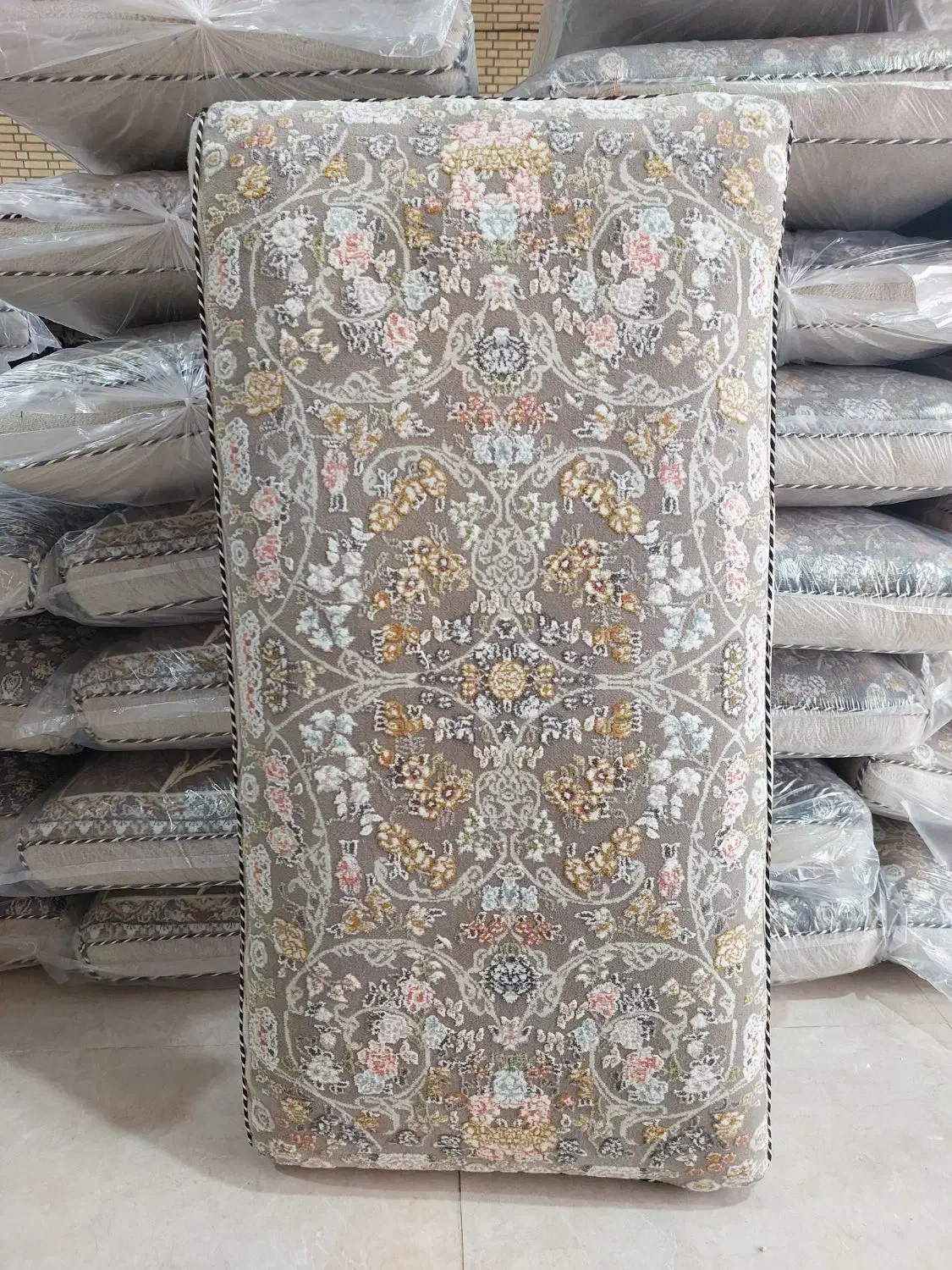 پشتی به قیمت عمده|پشتی|آران و بیدگل, |دیوار