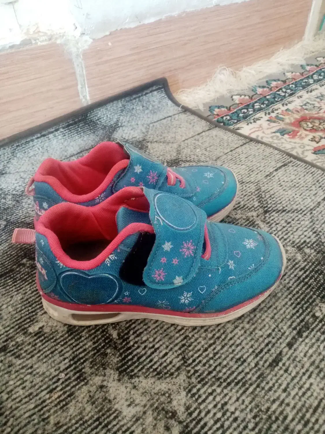 کفش اسپرت بچگانه|کفش و لباس بچه|شیراز, جوادیه|دیوار