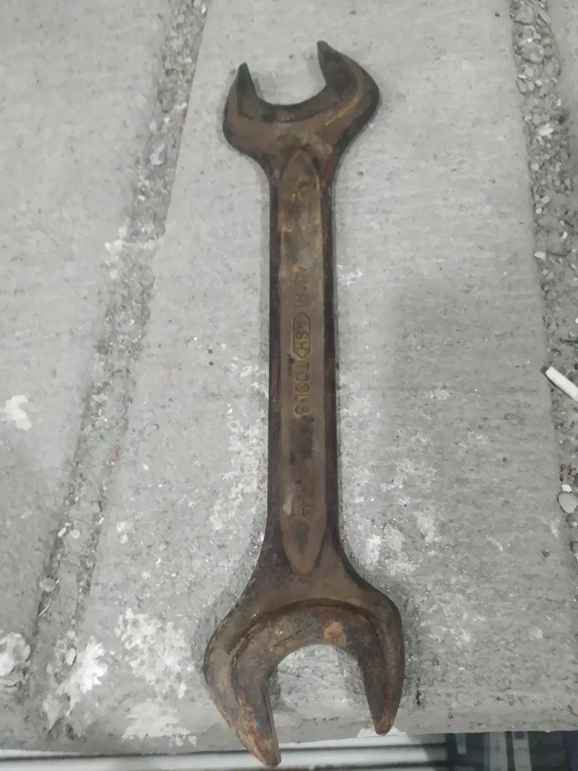 آچار تخت آمریکایی قدیمی|ابزارآلات|پلدختر, |دیوار